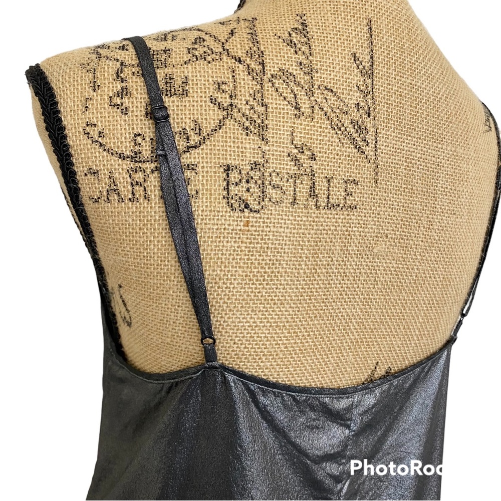 under \ Wilfred 100% Silk Gray V Neck Camisole w/ Adjustable Straps- size M - Picture 7 of 12